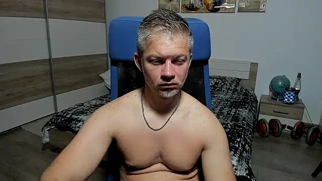 Chat XXX en directo de RobbyShawz