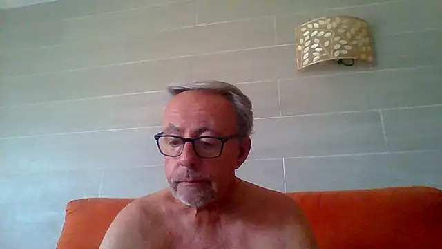 tuggy59 লাইভ XXX চ্যাট
