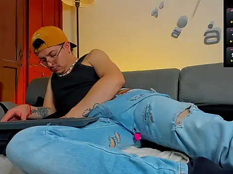 Leo_Hunt_'s Live XXX Chat