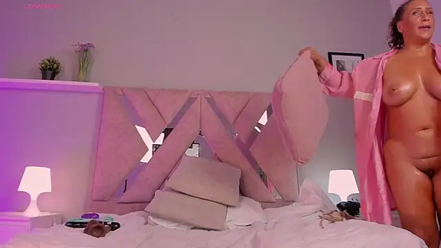 Eva-Millss XXX чат на живо