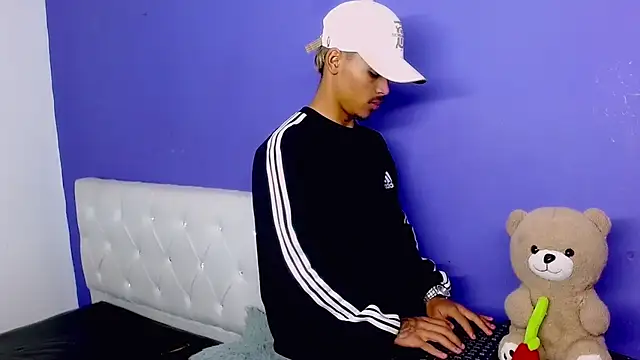 Angel_foxc13's Live XXX Chat