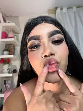 Tyra_malkovaa Chat XXX in diretta