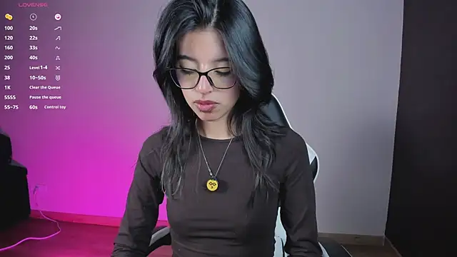 NanakoDollx 即時 XXX 聊天