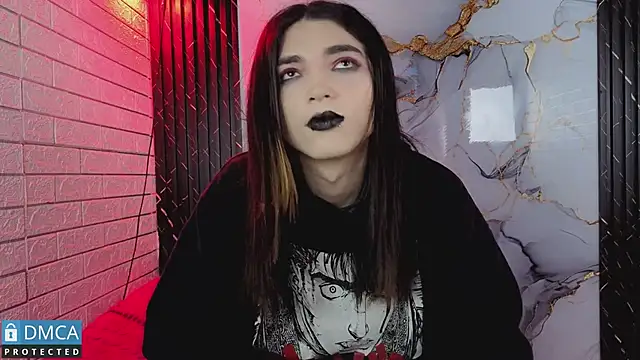MaeveKuro Chat XXX live