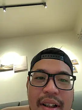 James1992_Ovo Chat XXX in diretta