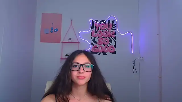 KissMeJulia's Live XXX Chat