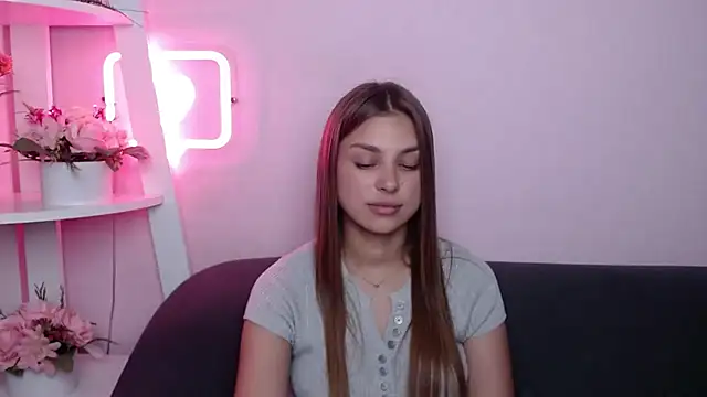 צ'אט XXX בשידור חי של MilanaAngelAs