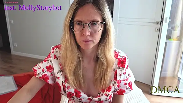 Chatroom XXX en direct de MollyStory
