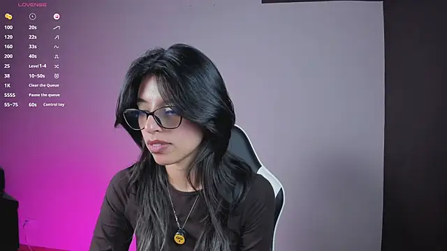 Chat XXX en directo de NanakoDollx