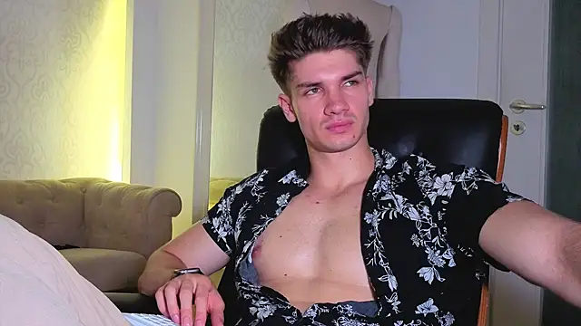 MaxKaiden XXX чат на живо