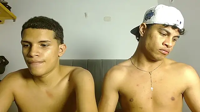 Chatroom XXX en direct de Jose_And_Daniel