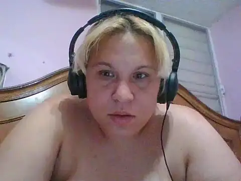 agathaa69's Live XXX Chat