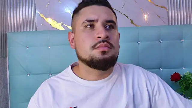 แชท XXX สดของ rocockdaddy