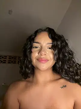 Chat XXX en directo de Evviiee_
