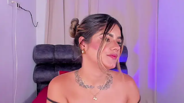 AmyStevenss' Live XXX Chat