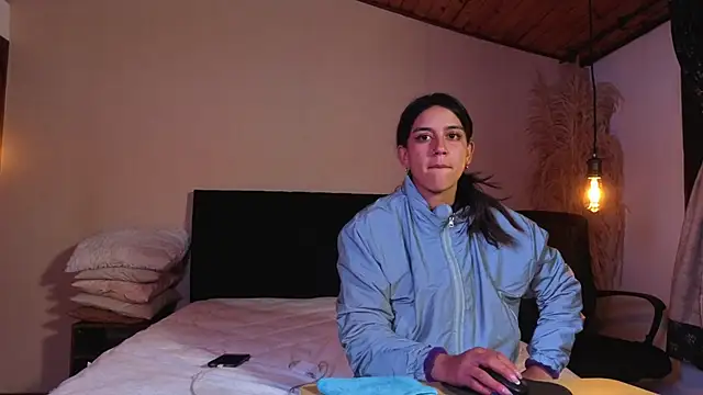 Chat XXX en directo de DanielaMonroe