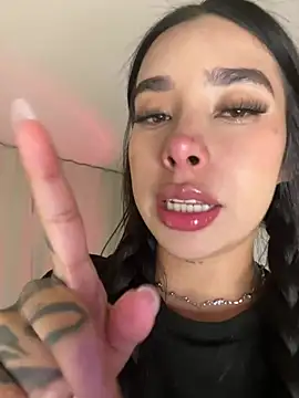 Isa_Monetti Adlı Modelin Canlı XXX Sohbeti