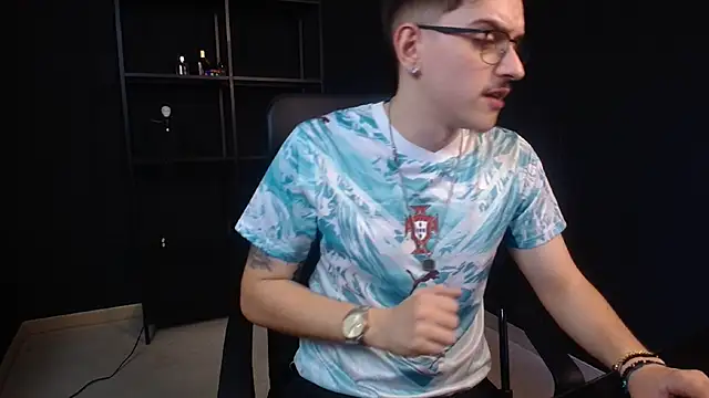 FelixStarkk Show in webcam