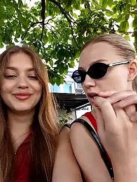 Chat XXX en directo de caressyourself