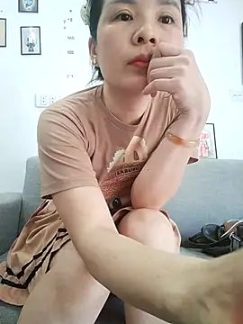Ivy_Trix2's Live XXX Chat