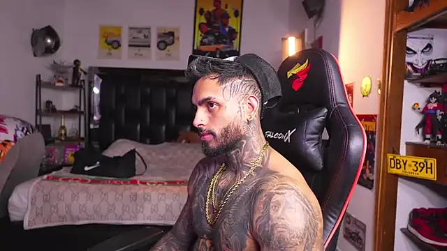 logan_hugh8 Adlı Modelin Canlı XXX Sohbeti