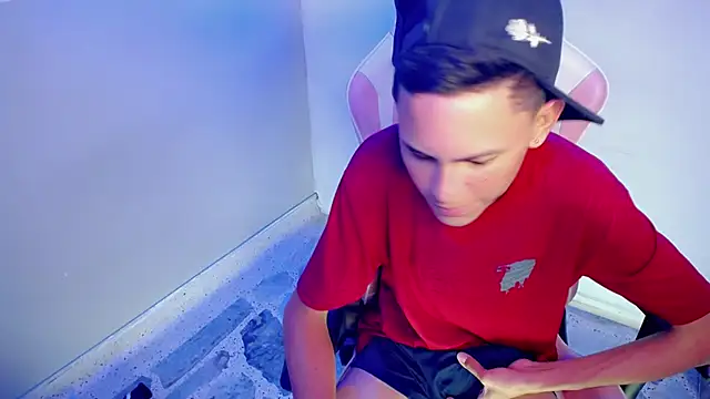 Онлайн чат XXX sombra_18