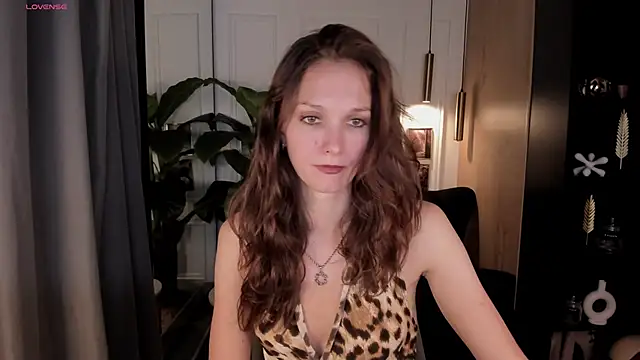 MirandaGlow Live XXX-Chat