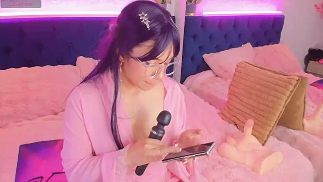 Katty_Kiiss_ Chat XXX in diretta