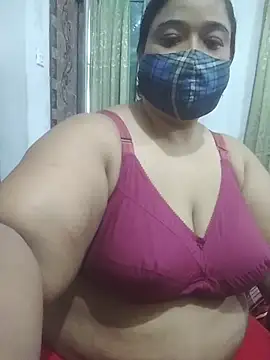 momo_loves Adlı Modelin Canlı XXX Sohbeti