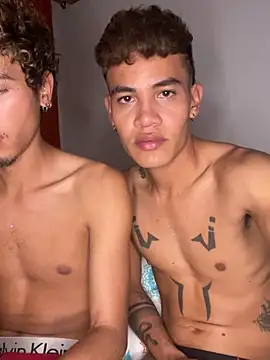 Dittoandpayton's Live XXX Chat