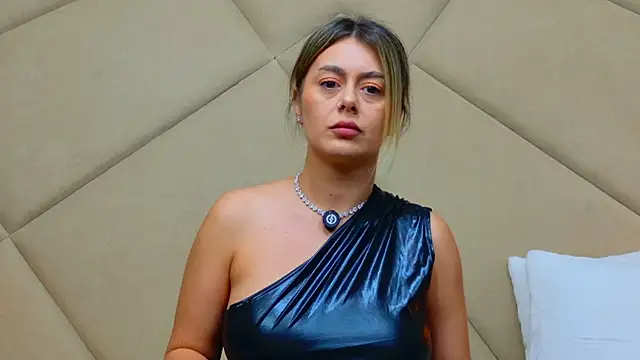 دردشة ChloeFrost الجنسية المباشرة