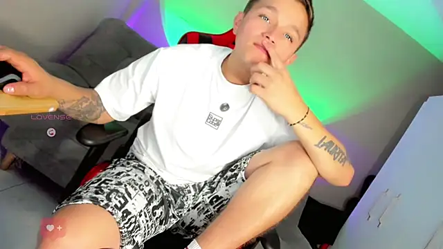 XXX chat uživo modela Tim_wolf