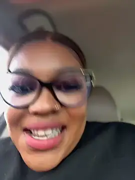 Iam-Sharifa 라이브 XXX 채팅