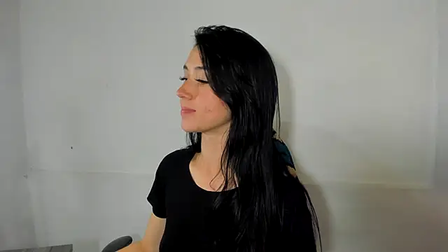 Amy_Kobold3 Adlı Modelin Canlı XXX Sohbeti