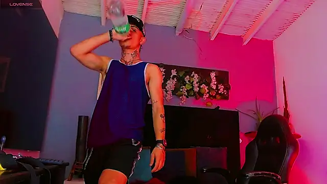 HannibalLester 现场XXX聊天