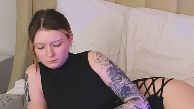 AlyssFrost Live XXX Chat