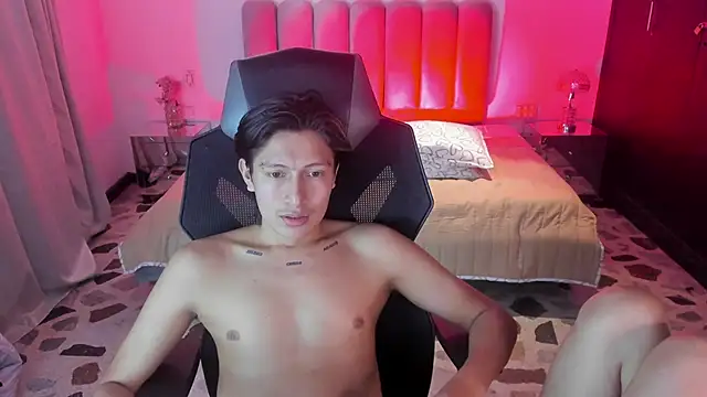 MarcoAndAllice's Live XXX Chat
