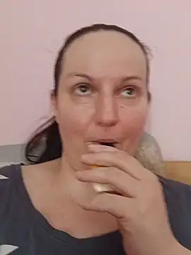 BustyLadyAlma Live XXX-chat