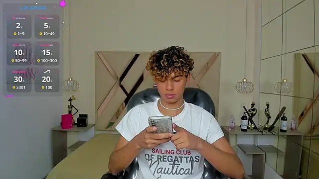 Chat XXX en directo de Anyelo_Twink