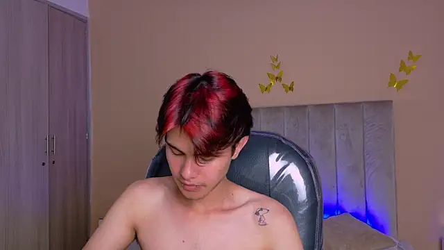 แชท XXX สดของ Derek_Sinn