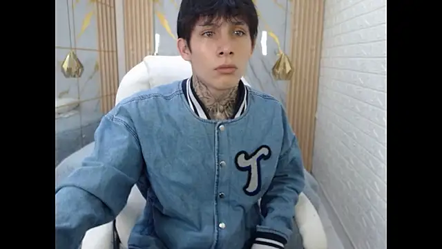 Chat XXX en directo de Cry_thereal
