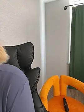 XXX chat uživo modela KimEvanss