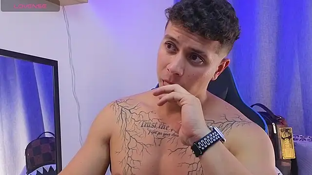 ASHTON_HILS – Naživo XXX chat