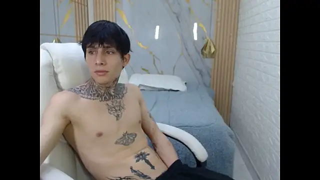 Cry_thereal Chat XXX in diretta