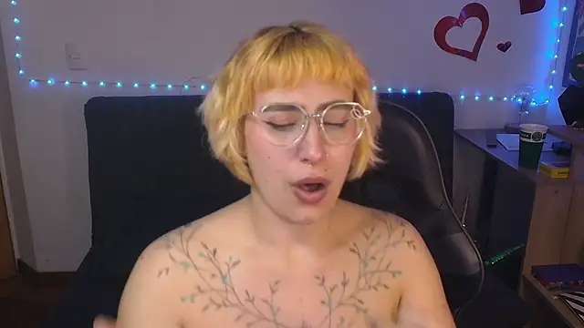 Miacatsito3 Live XXX-chat