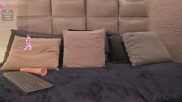 XXX chat uživo modela EllieAdeline