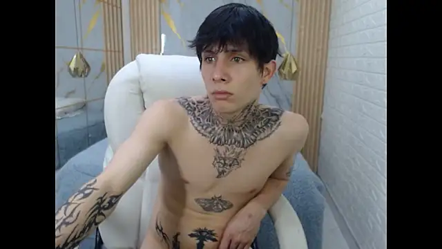 Chat +18 de Cry_thereal ao vivo