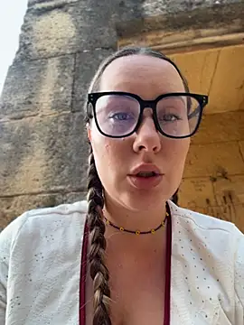 Mona_Plus – Naživo XXX chat