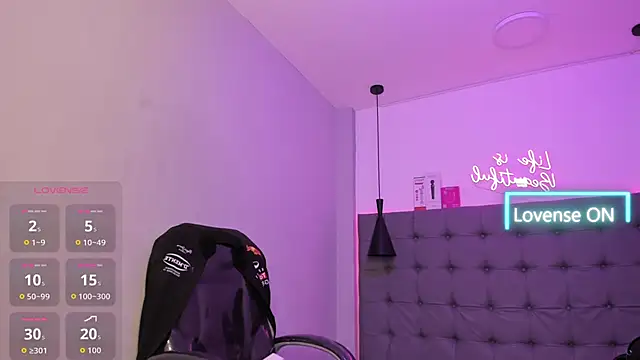 scarletcherry18 XXX чат на живо