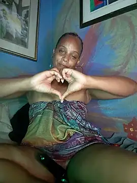 Chat +18 de SeductressGem ao vivo